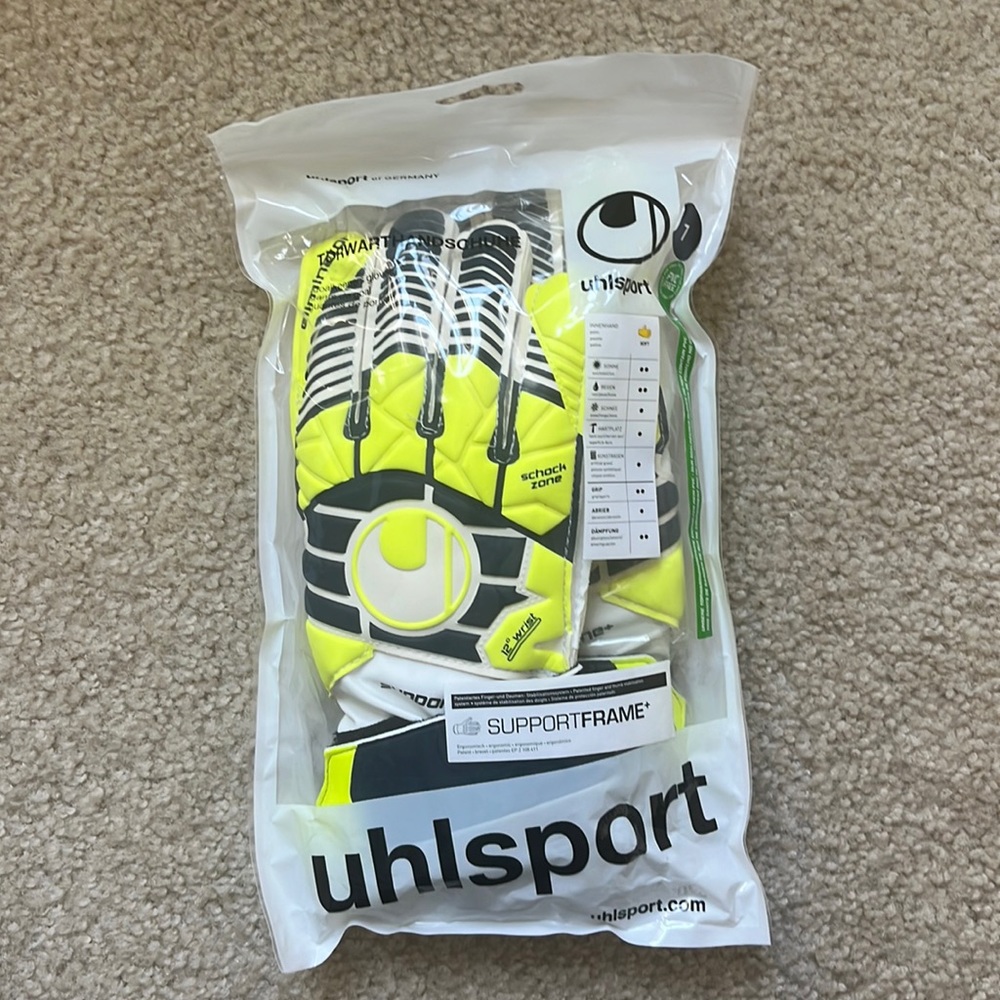 Uhlsport Soft SF+ junior goalkeeper gloves. New in package.